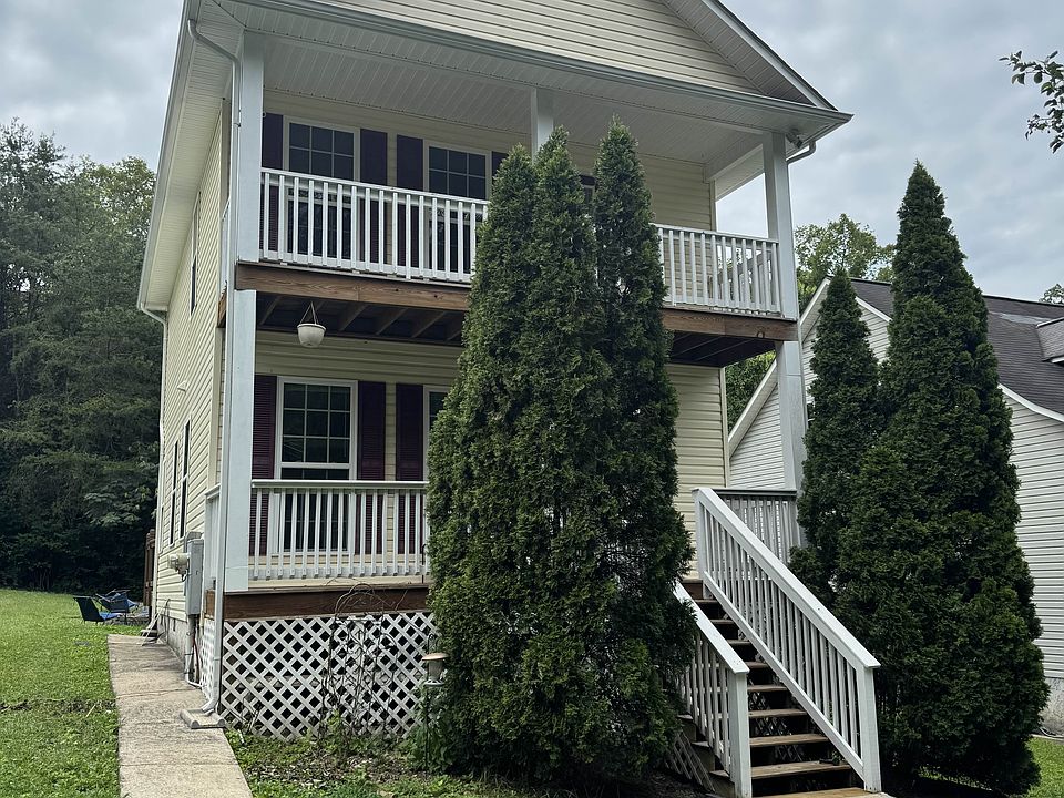 1st image of 8 Mason Dr