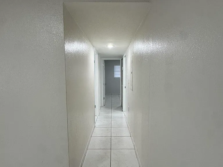 3540 NW 95th Ter — Photo 30
