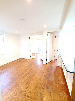4th image of 184 Hawthorne St #4R