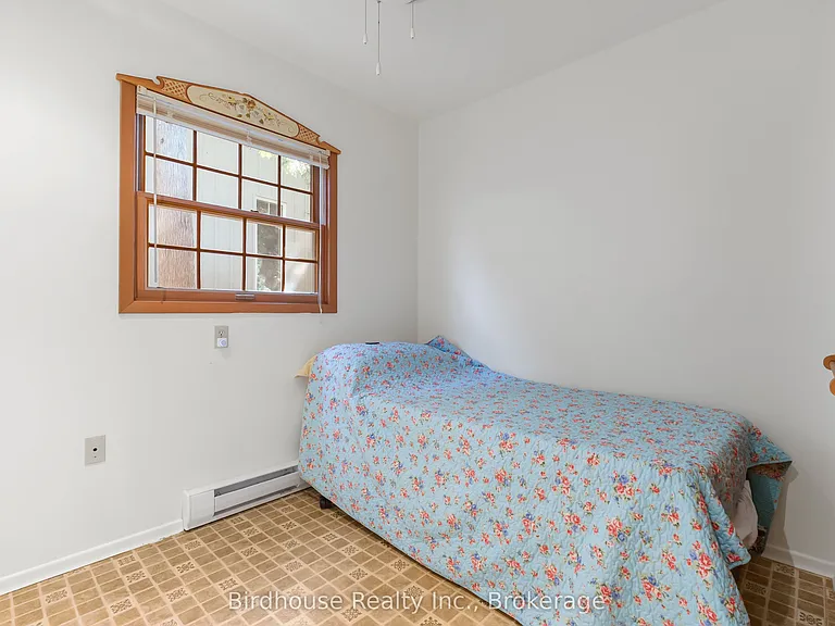 99 Riverside Dr — Photo 31