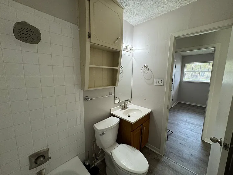 1402 Hammond Dr — Photo 29