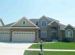 1708 Bellewood Dr, Waunakee, WI 53597