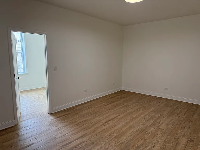 222 N Genesee St #205 — Photo 3