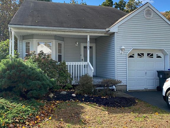 2nd image of 2325 Mount Hood Ln