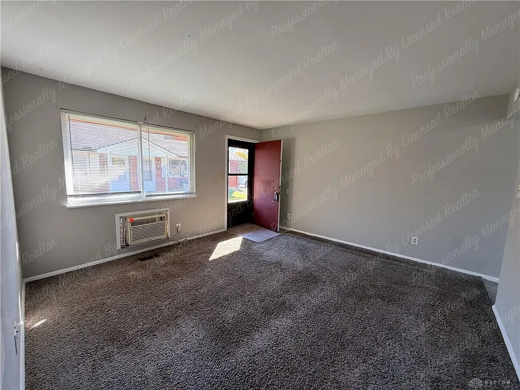 2 bed, 1.0 bath, $925 — Photo 4