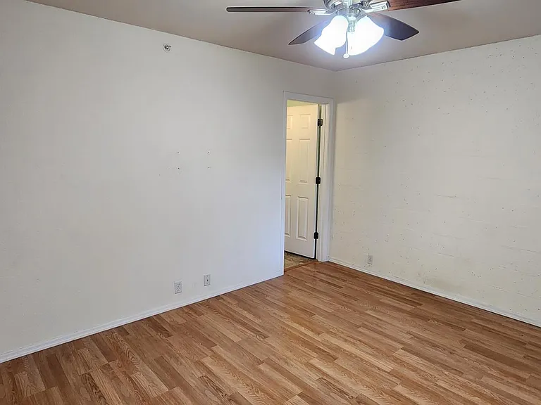 6315 N Saint Nicholas Cir — Photo 6