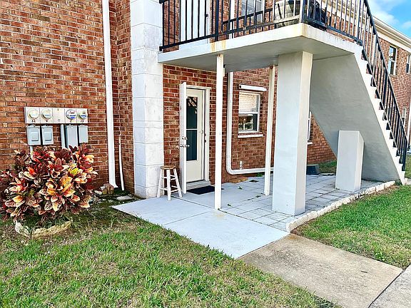 4th image of 190 E Olmstead Dr Unit B6