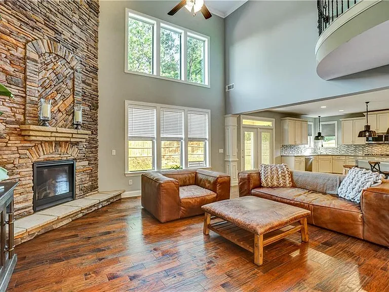 633 Leland Pkwy — Photo 9
