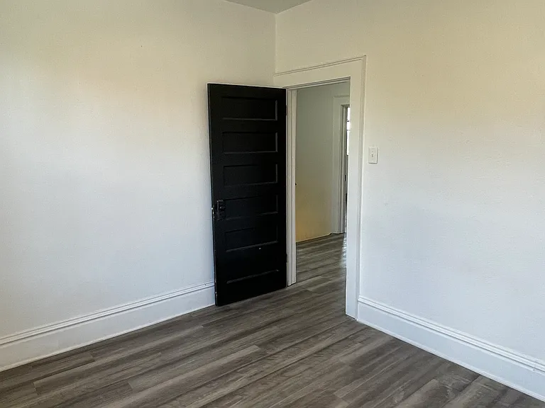 119 Margaret St — Photo 17