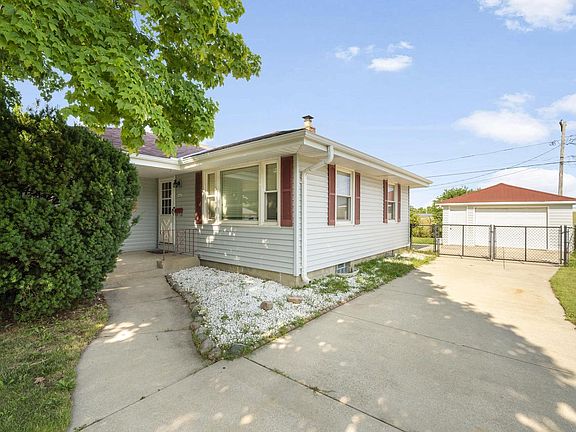 2nd image of 5462 N 103rd STREET