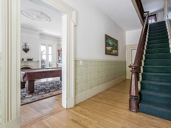 5th image of 150 Putnam Ave