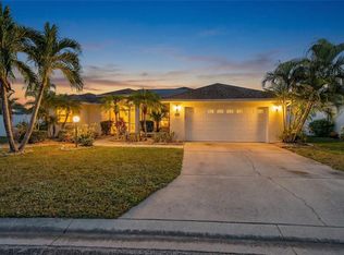 2323 Paso Fino Dr, Sarasota, FL 34240