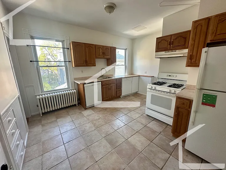 77 Fairbanks St #3 — Photo 2