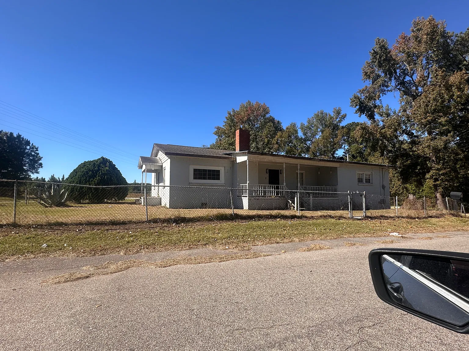 4 bed, 2500 sqft, $1,300 — Photo 3
