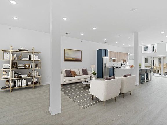5th image of 574 Union Ave #5