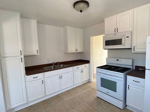 2nd image of 3504 Clairmont Mesa Blvd