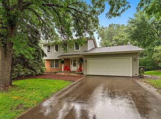 8940 Darnel Rd, Eden Prairie, MN 55347