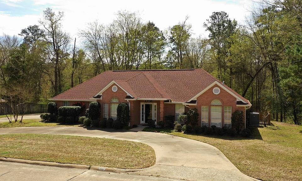1st image of 106 Paint Brush Cir