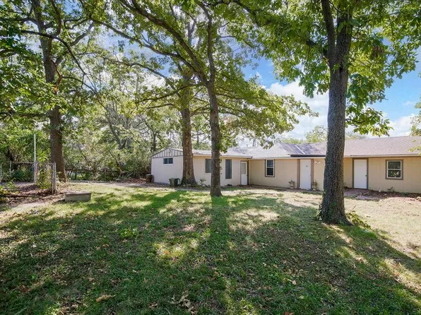 3209 E 95th Ter, Kansas City, MO 64137