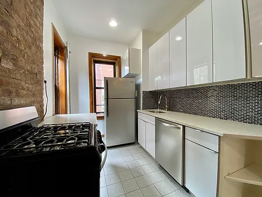 Rented by Bohemia Realty Group | media 14