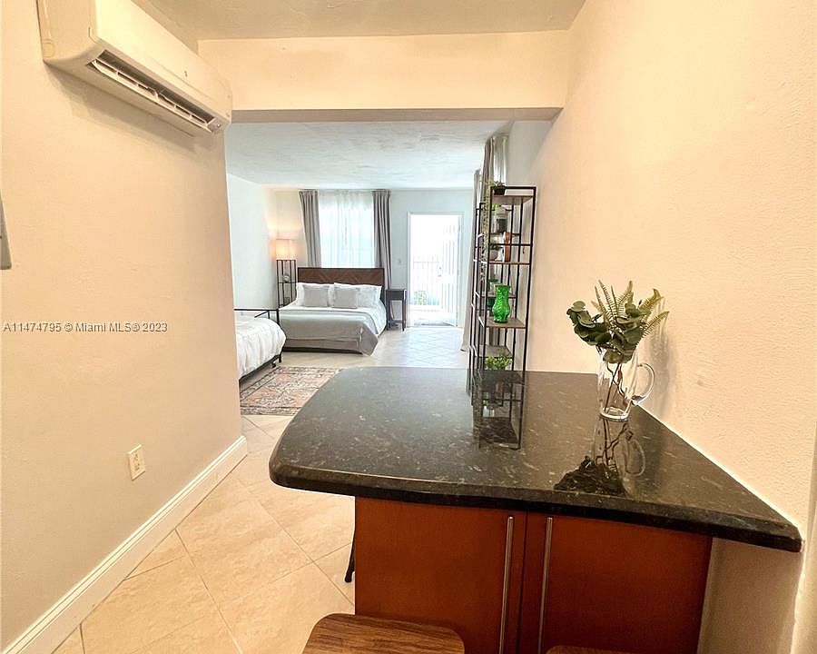 1st image of 919 Michigan Ave APT 1