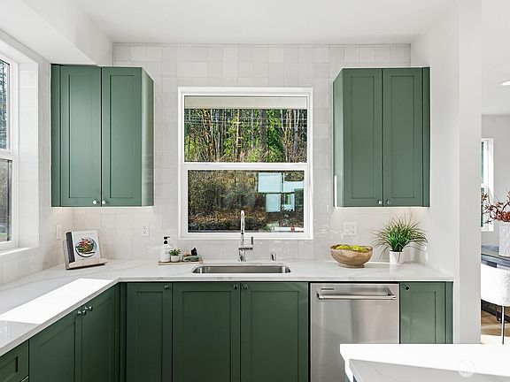 4th image of 795 7th Avenue NW
