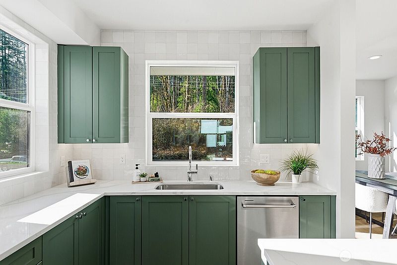 4th image of 795 7th Avenue NW