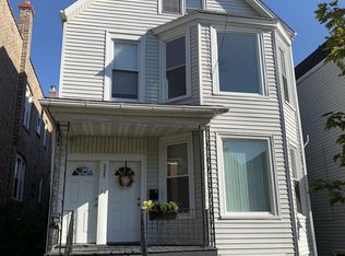3223 N Ridgeway Ave #2, Chicago, IL 60618