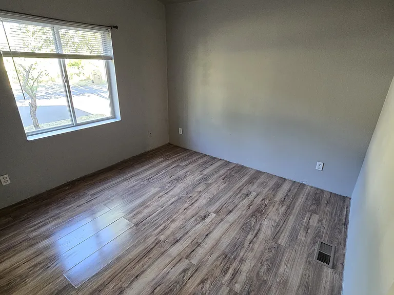 1356 Elm St — Photo 11