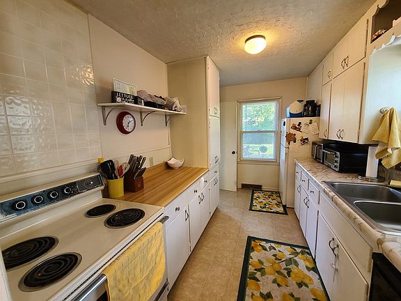 4th image of 424 E Claflin Ave