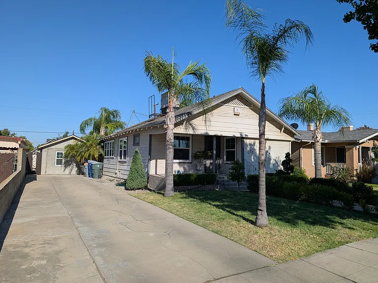 1330 N Arthur Ave — Photo 2