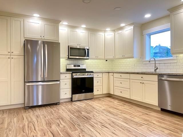 Kitchen open concept to livingroom