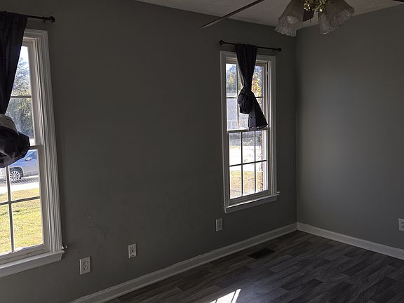 3rd image of 515 Killeen Rd