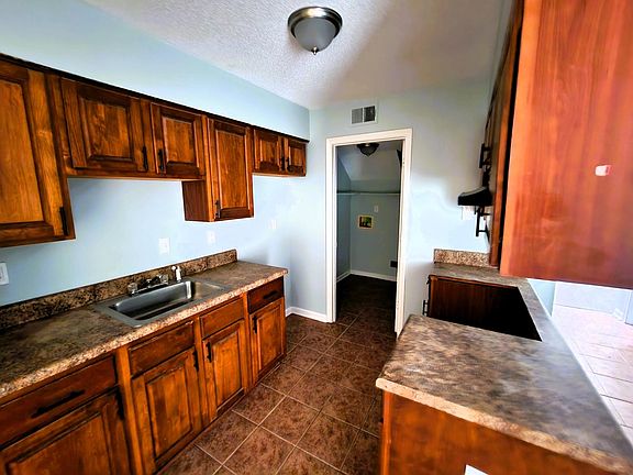 2nd image of 5525 Apple Blossom Dr