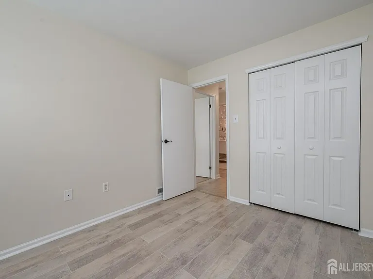 17 Chelmsford Ct — Photo 15