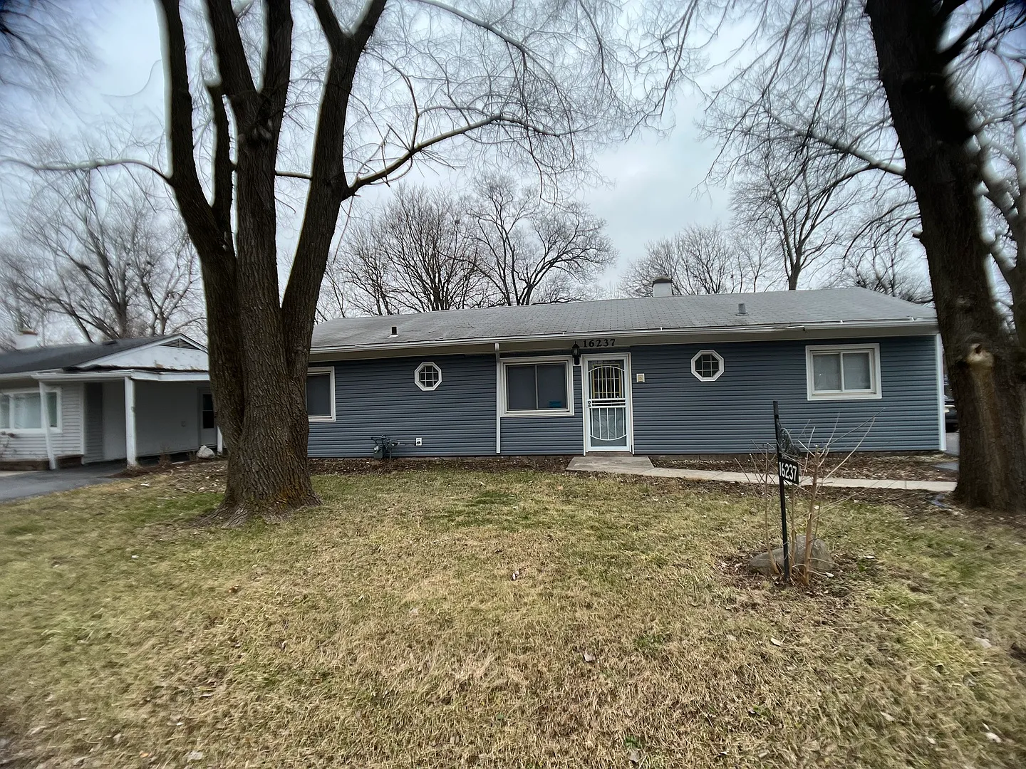 16237 Trumbull Ave photo 1