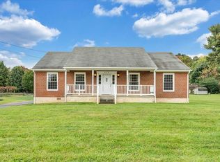 628 Yorkshire St, Salem, VA 24153