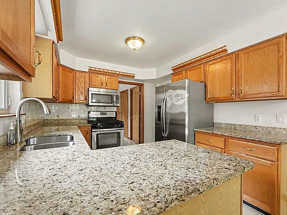 4th image of 13841 Treeland Dr