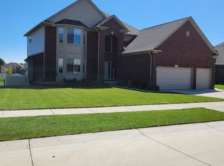 49617 S Manistee Dr, New Baltimore, MI 48047