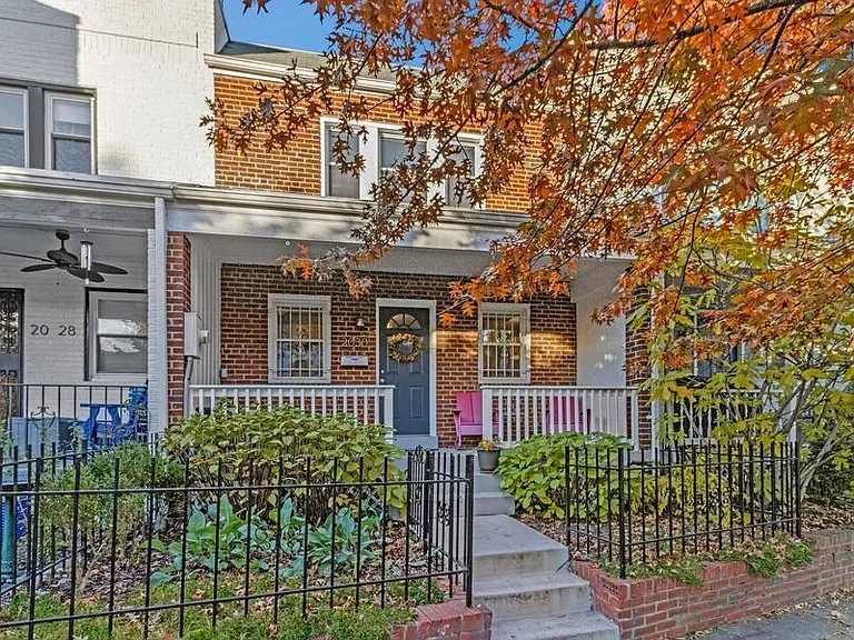 2030 E St NE — Photo 29