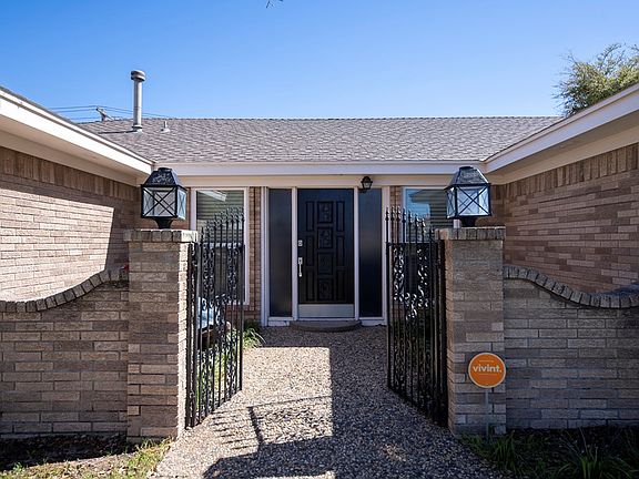 4th image of 2303 Camarie Ave