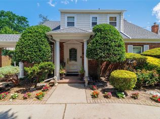 190 E Rockaway Rd, Hewlett, NY 11557