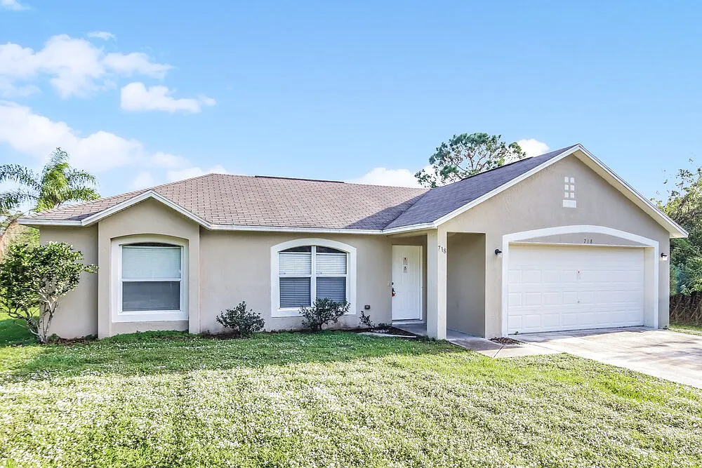 3 bed, 2.0 bath, 1461 sqft, $2,670 — Photo 3