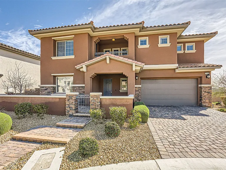 12165 Edgehurst Ct — Photo 1