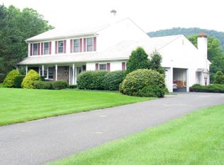 8 Cove Ct, Glenwood, NJ 07418