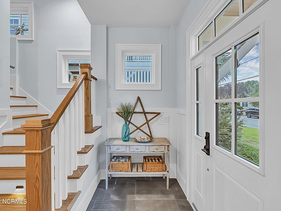 2nd image of 101 Cypress Ave