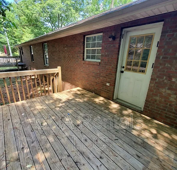215 Green Acre Ln #B — Photo 9