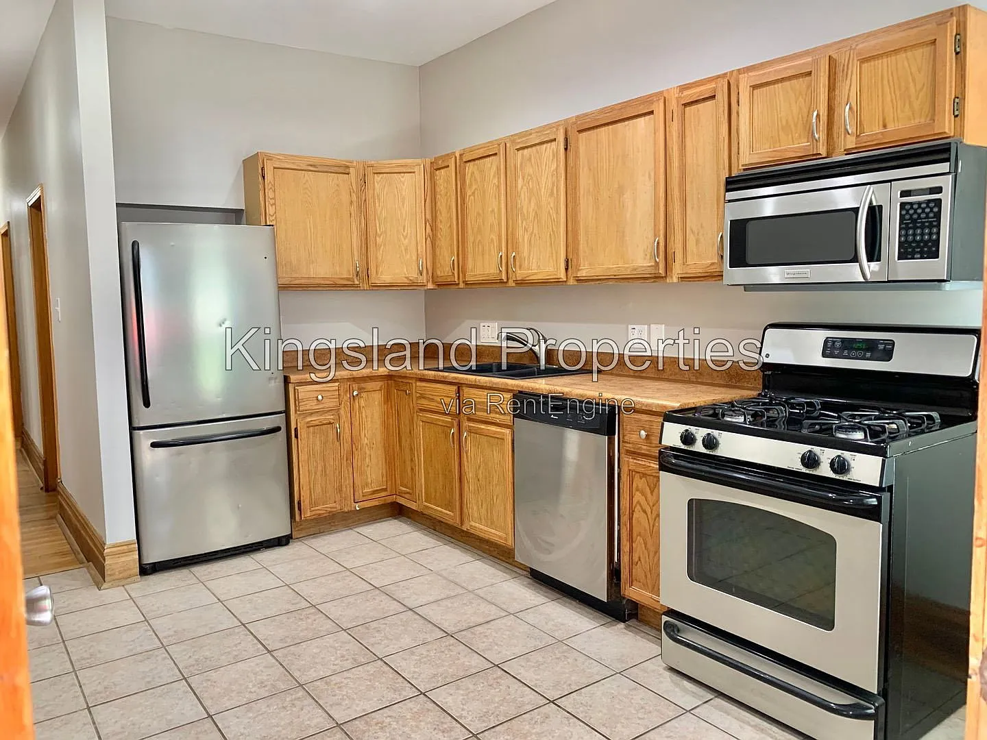 2 bed, 1.0 bath, 1300 sqft, $1,450 — Photo 1