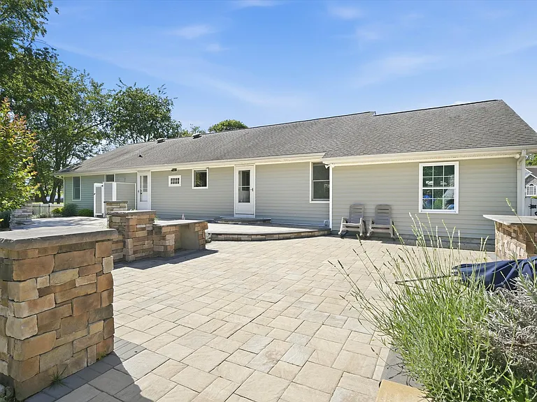 5 Comet Ct — Photo 28