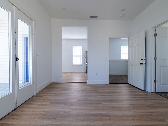 3rd image of 430 E 6th St APT A